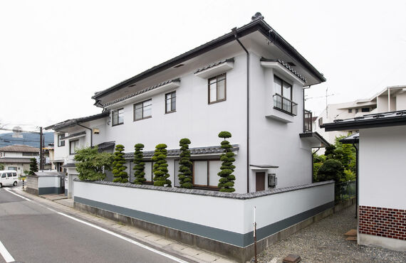 様々なカラーリングでご自宅をおしゃれにします | 塩尻市で外壁塗装を行うなら株式会社ATSUSHI塗装