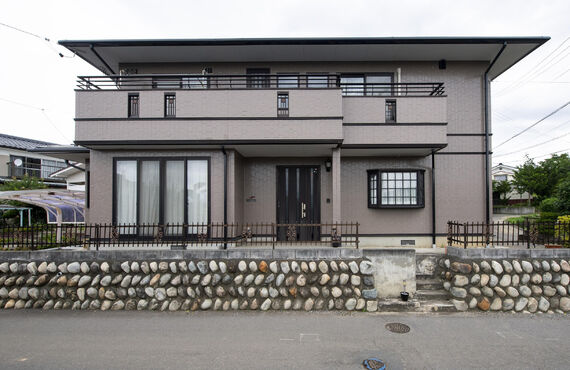 松本市で外壁塗装をお考えの方お見積り無料‼　高級シリコン塗装で長持ち‼〔株式会社ATSUSHI塗装〕